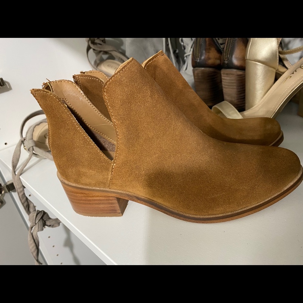 NWOT Booties - Picture 6 of 6